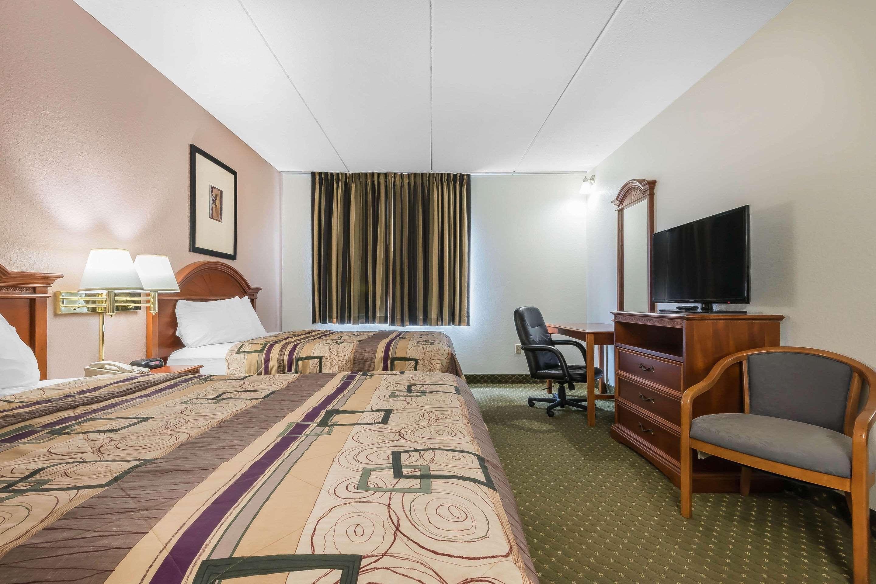 Quality Inn & Suites Binghamton Vestal Экстерьер фото