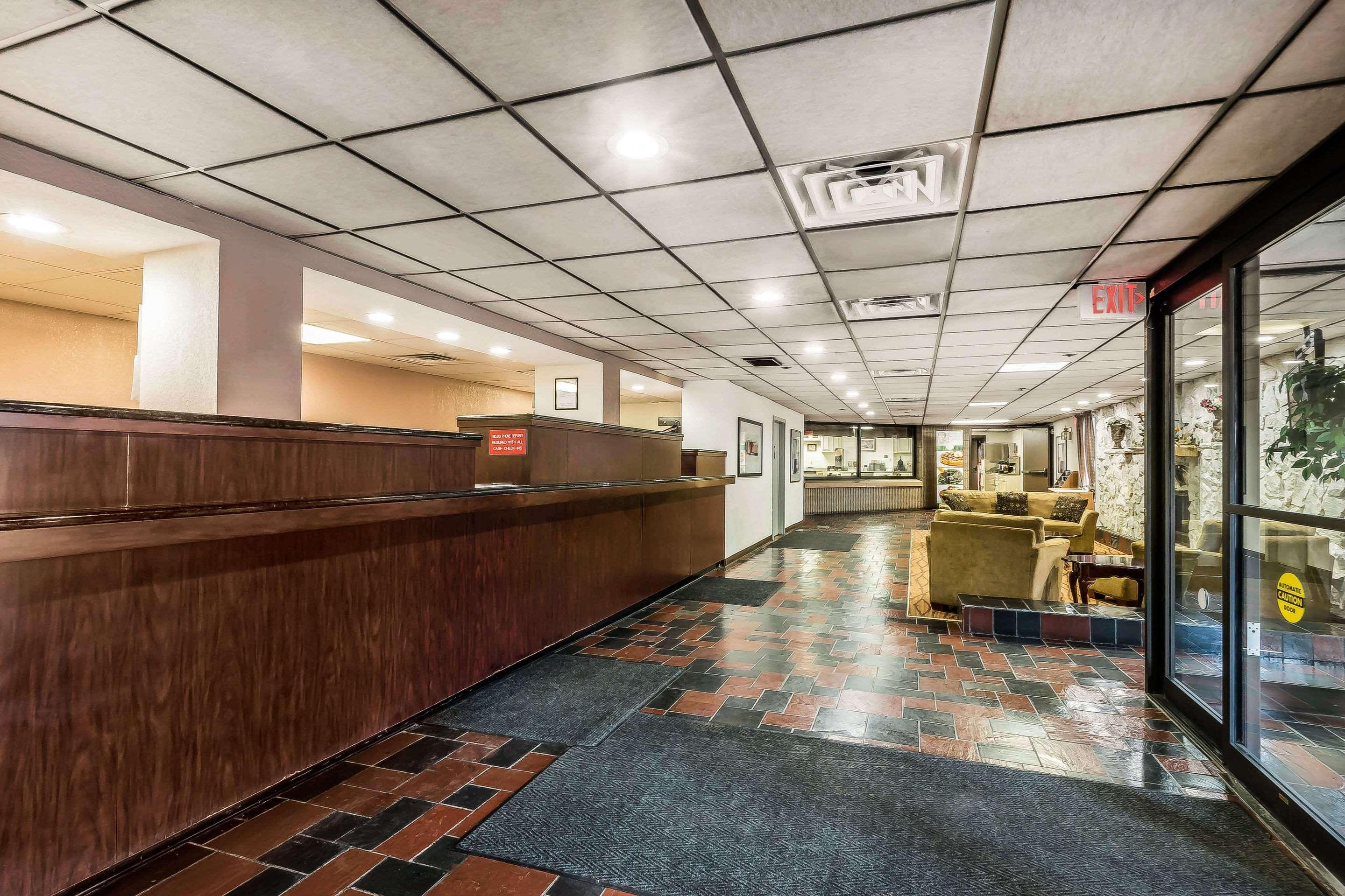 Quality Inn & Suites Binghamton Vestal Экстерьер фото